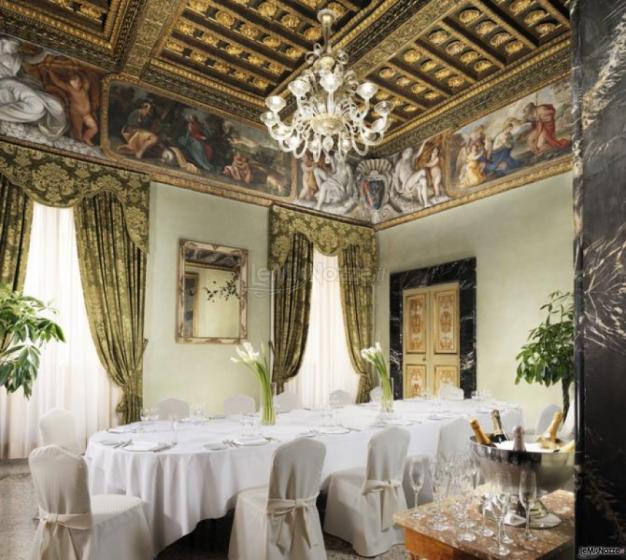 Hotel d'Inghilterra - Sala Pio IX allestita per il matrimonio