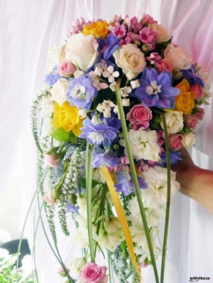 Bouquet colorato per la sposa