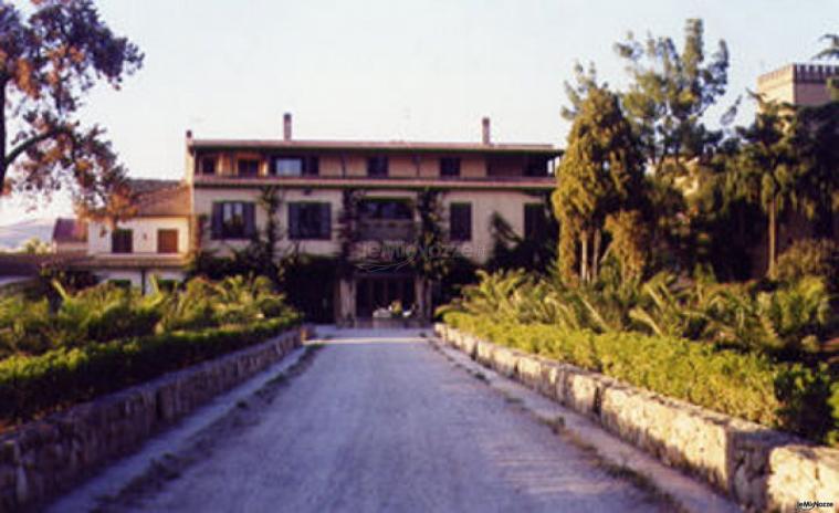 Accogliente ingresso dell'Antica Masseria Fontana Murata