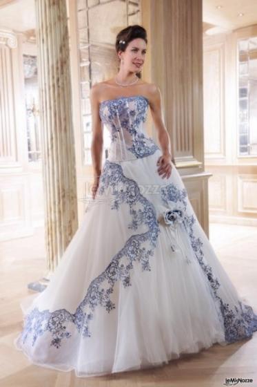 Atelier Sogno di Primavera - Abito da sposa con dettagli in blu