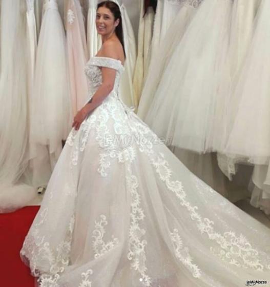 Abiti sposa principessa Nora Naviano presso Sposimmagine abiti da sposa Bergamo