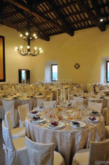 Abbazia di Sant'Andrea in Flumine - Tavoli rotondi per il matrimonio