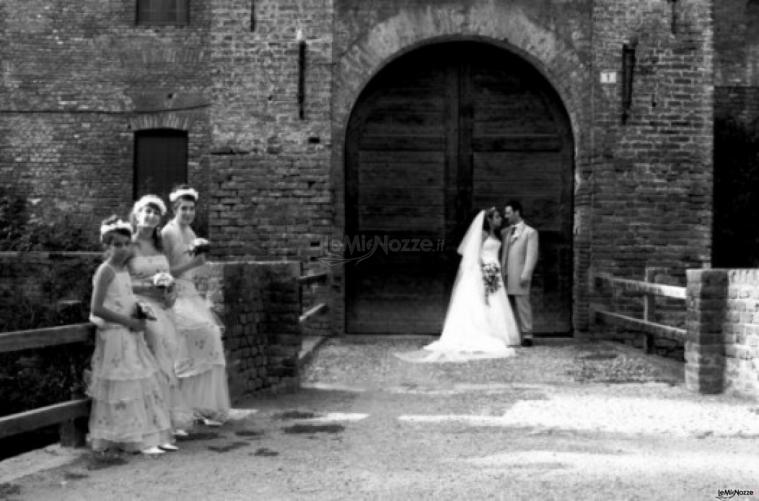 Foto degli sposi alla location di matrimonio