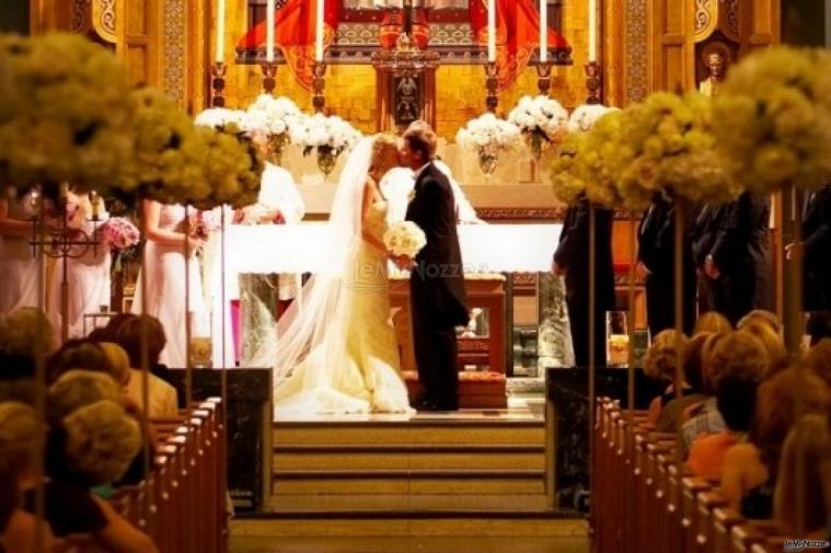 Allestimento floreale in chiesa con ortensie