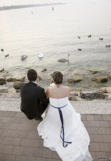 Foto degli sposi vista lago