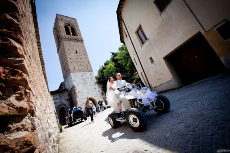 Gli sposi in giri per la città - ARphoto