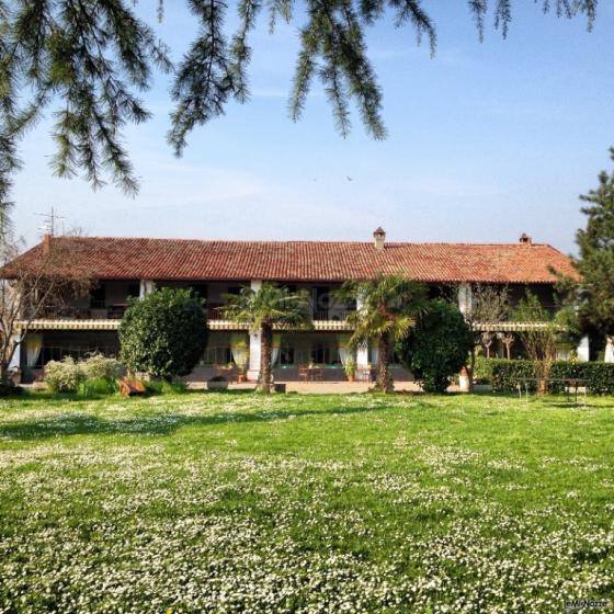 Cascina immersa nel verde per il matrimonio