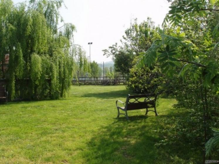 Giardino esterno della location di matrimonio