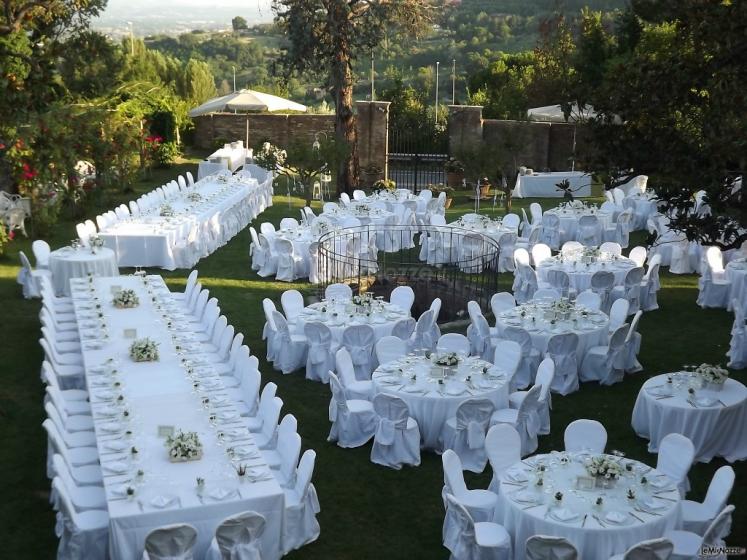 Ricevimento di matrimonio in giardino