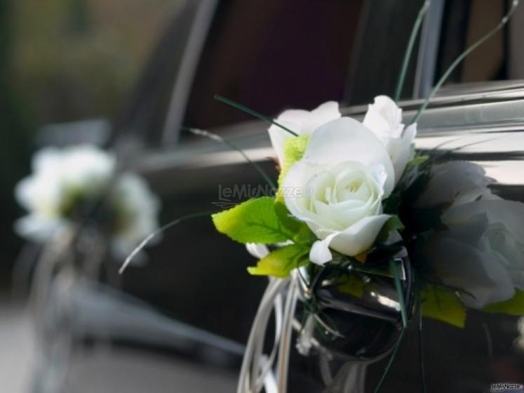 Dettaglio decorativo auto per matrimoni