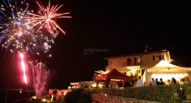 Fuochi d'artificio durante il ricevimento di matrimonio