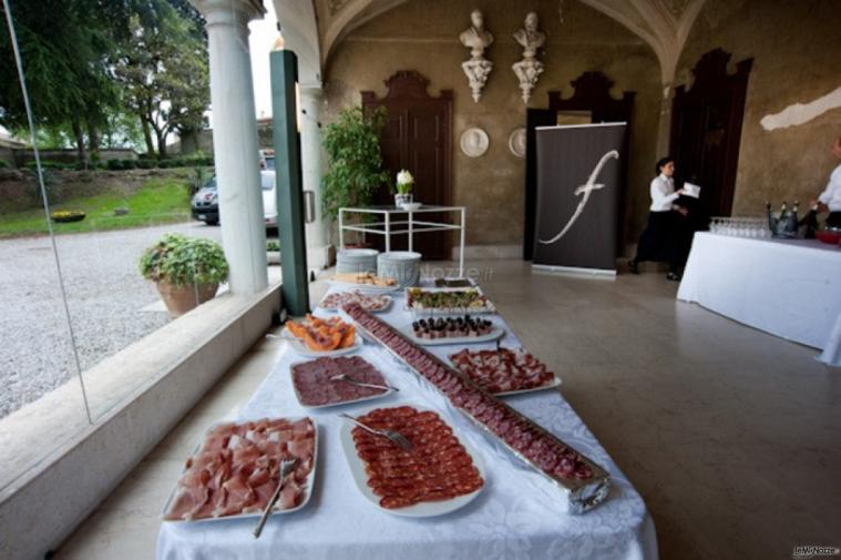 Buffet di antipasti al matrimonio