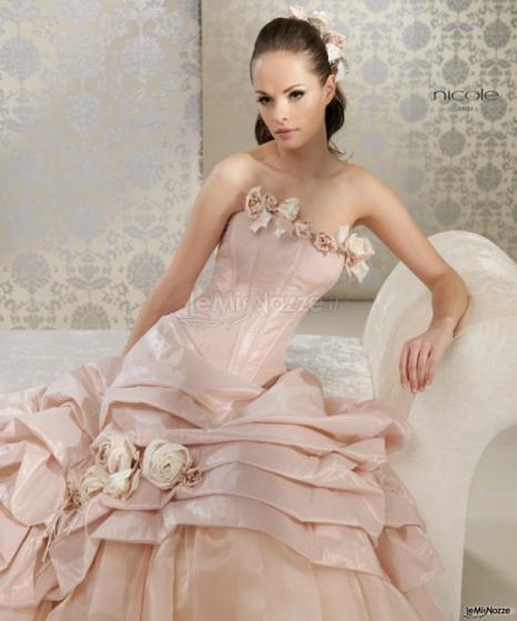 Eleganza e delicatezza: la sposa di Manzetti White Couture