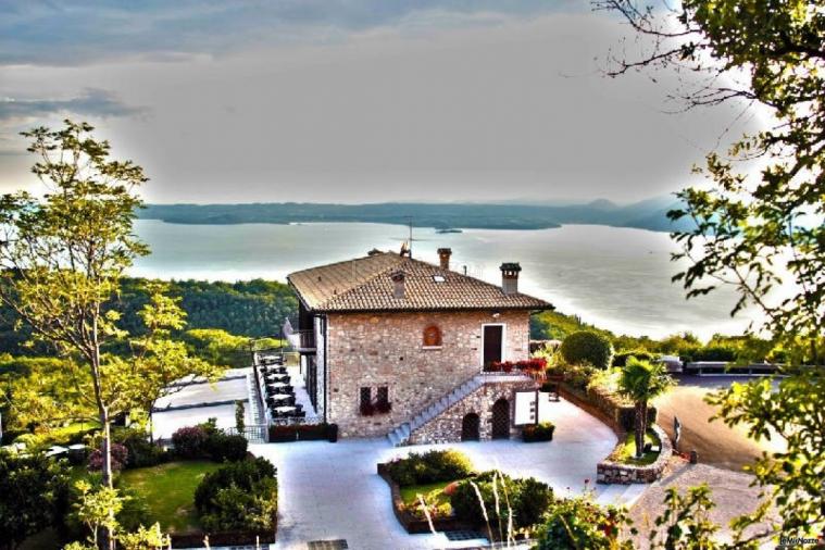 Panoramica della location di matrimonio vista lago