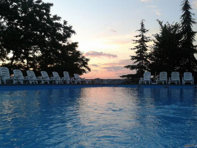 Tramonto sulla piscina