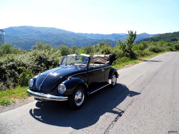 Maggiolino cabrio noleggio -Nero e 1600 cc di cilindrata