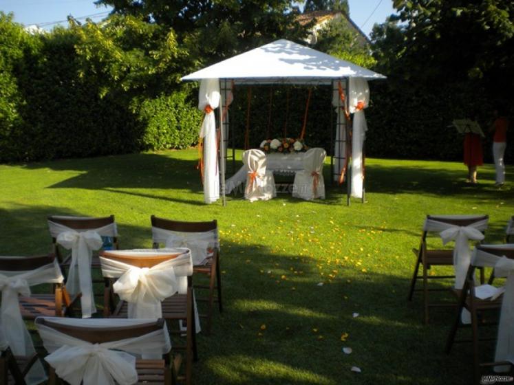 Rito di matrimonio in giardino