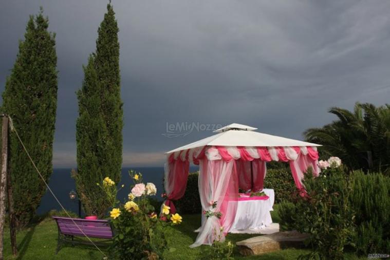 Gazebo per la torta nuziale - Il paradiso di Manù