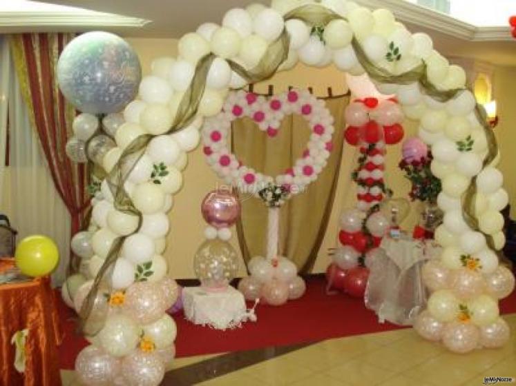 Decorazione con palloncini per il matrimonio