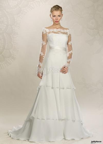 Vestito da sposa con maniche lunghe in pizzo e gonna a balze - Collezione Zaffiro Z2