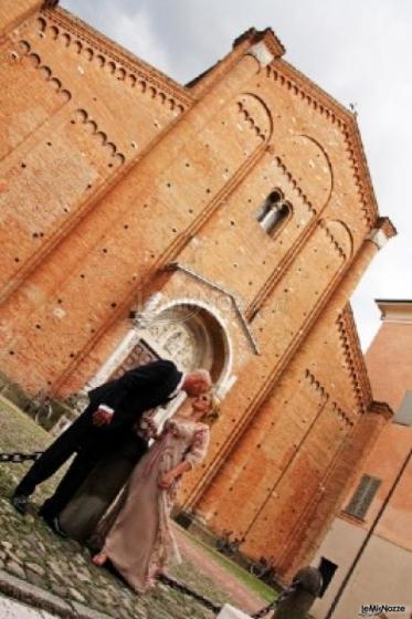 Fotografia del bacio degli sposi