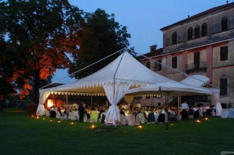 Ricevimento di matrimonio in giardino