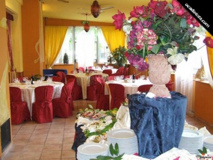 Interno del ristorante per il ricevimento nuziale