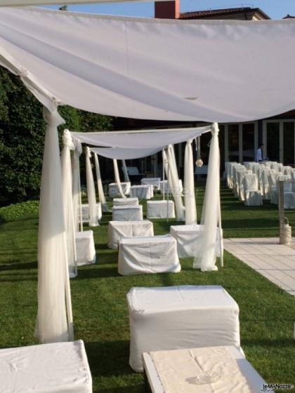 Ristorante Alla Veneziana - Allestimento cerimonia di matrimonio a bordo piscina