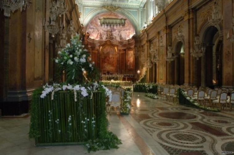 Decorazioni floreali per il matrimonio in chiesa