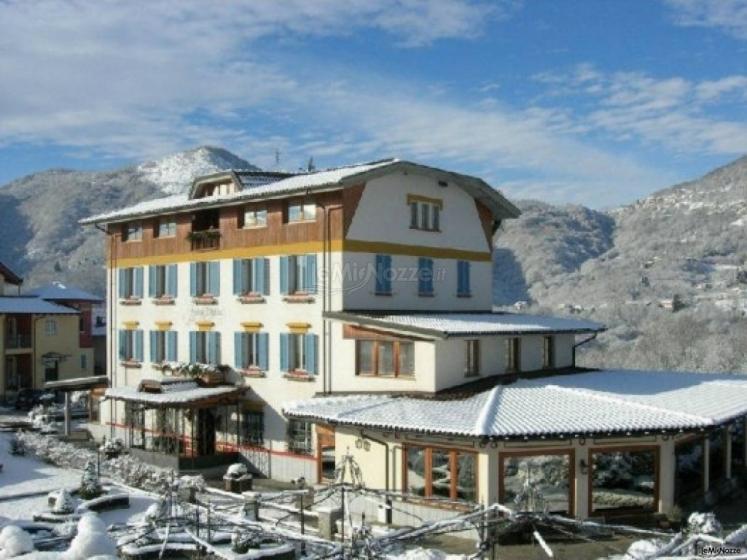 Veduta dell'Hotel Italia nella stagione invernale