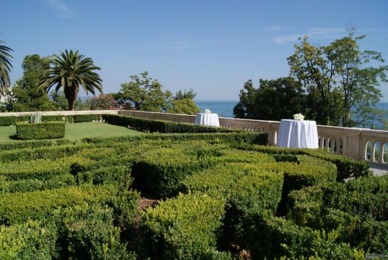 Cocktail di benvenuto nel giardino della villa