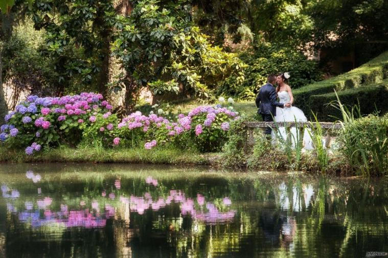 Jerry Reginato photography - il bacio degli sposi sul lago