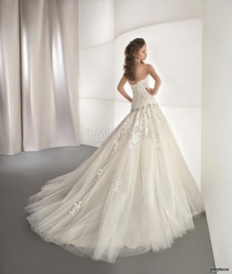 Splendore Atelier - Abito da sposa con lunga gonna in tulle e ricami