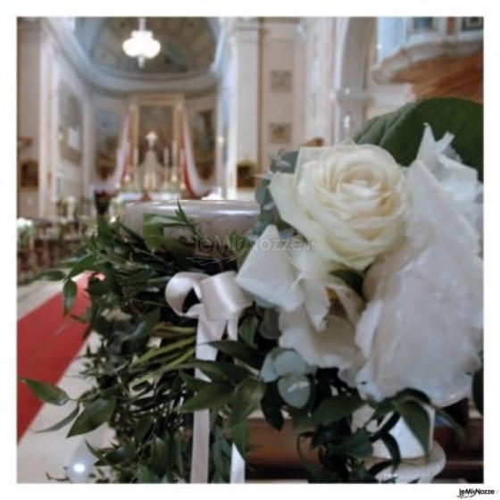 Addobbo floreale per il matrimonio in chiesa