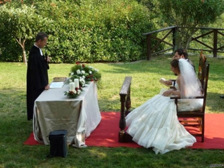 Cerimonia di matrimonio in giardino