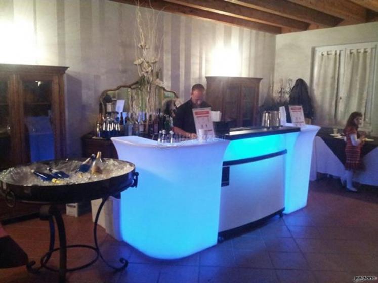 Bar luminoso per i cocktail di matrimonio