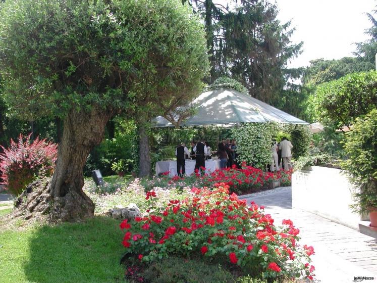 Il parco e gazebo del Ristorante Al Parco dei Pini