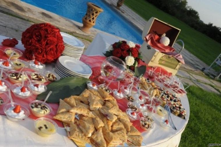 Buffet di dolci per il matrimonio