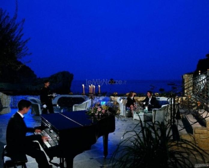 Intrattenimento musicale durante un ricevimento in terrazza