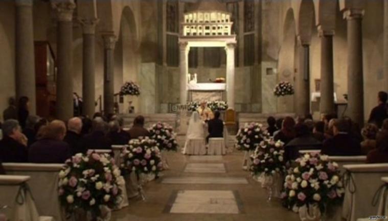 Gruppo Mio Blu - Allestimento floreale per il matrimonio in chiesa