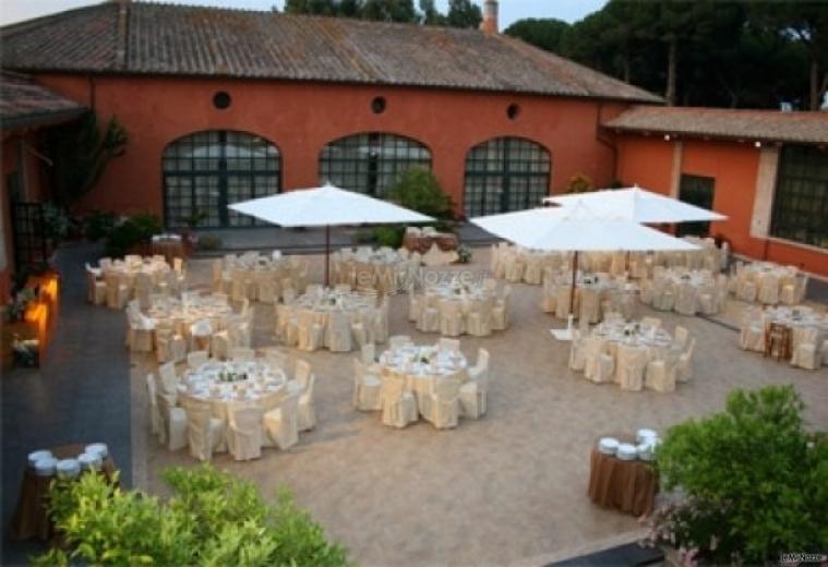 Allestimento del matrimonio all'aperto